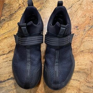 Mens Nike Metcon Sports. Barely worn ! Mens 9.5